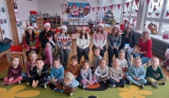 Bajki na Mikołajki w przedszkolu „Leśne ludki”